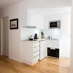 Casa Do Castelo 1- Work Or Relax In The Historic Heart Of Lisbon! * Лиссабон