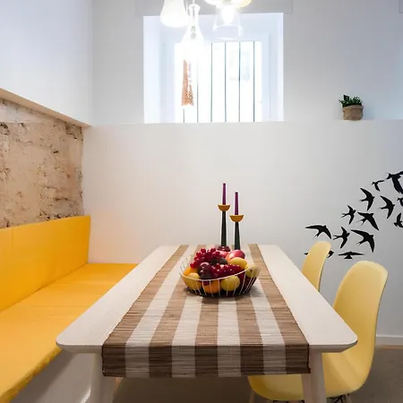 Apartment Casa Do Castelo 1- Work Or Relax In The Historic Heart Of Lisbon! *