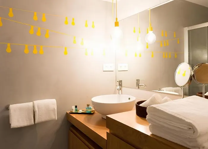 Casa Do Castelo 1- Work Or Relax In The Historic Heart Of Lisbon! דירה ליסבון